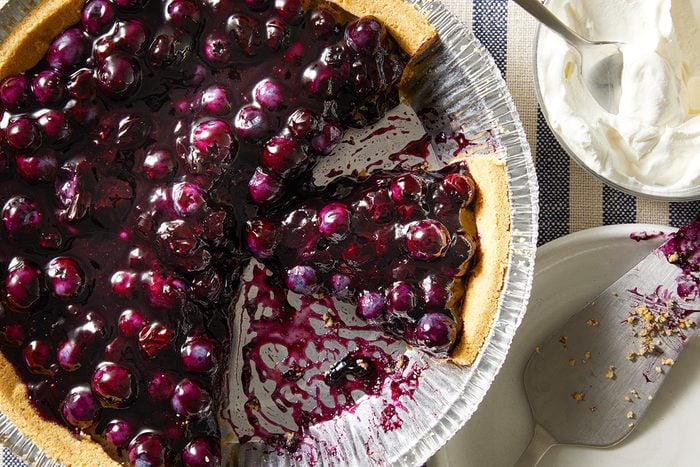 Blueberry Pie With Graham Cracker Crust Ft25 33096 Ec 0423 3