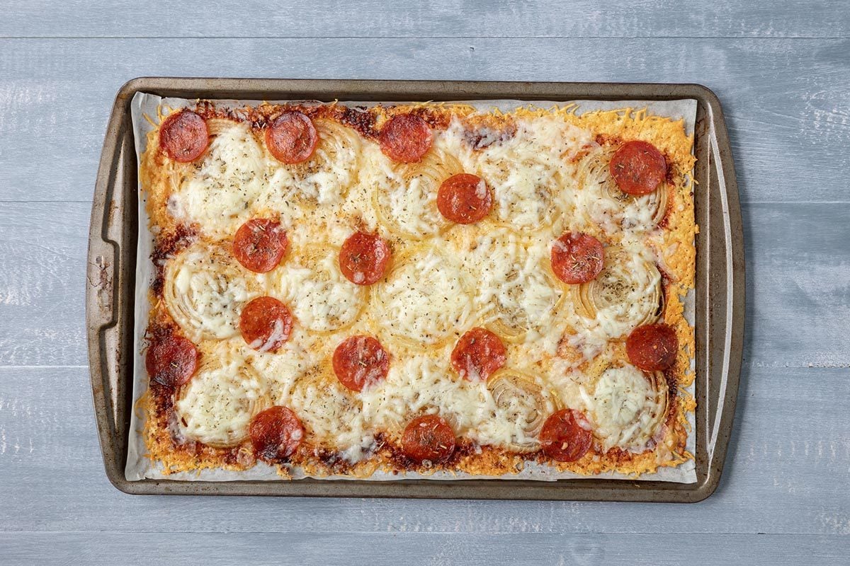 I Tried a Pizza-Style Version of the Viral Onion Ring Chips, and It’s So Dang Tasty