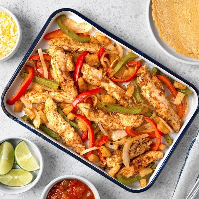 One Pot Black Bean Enchilada Pasta Exps Tohdj22 206844 B08 10 13b