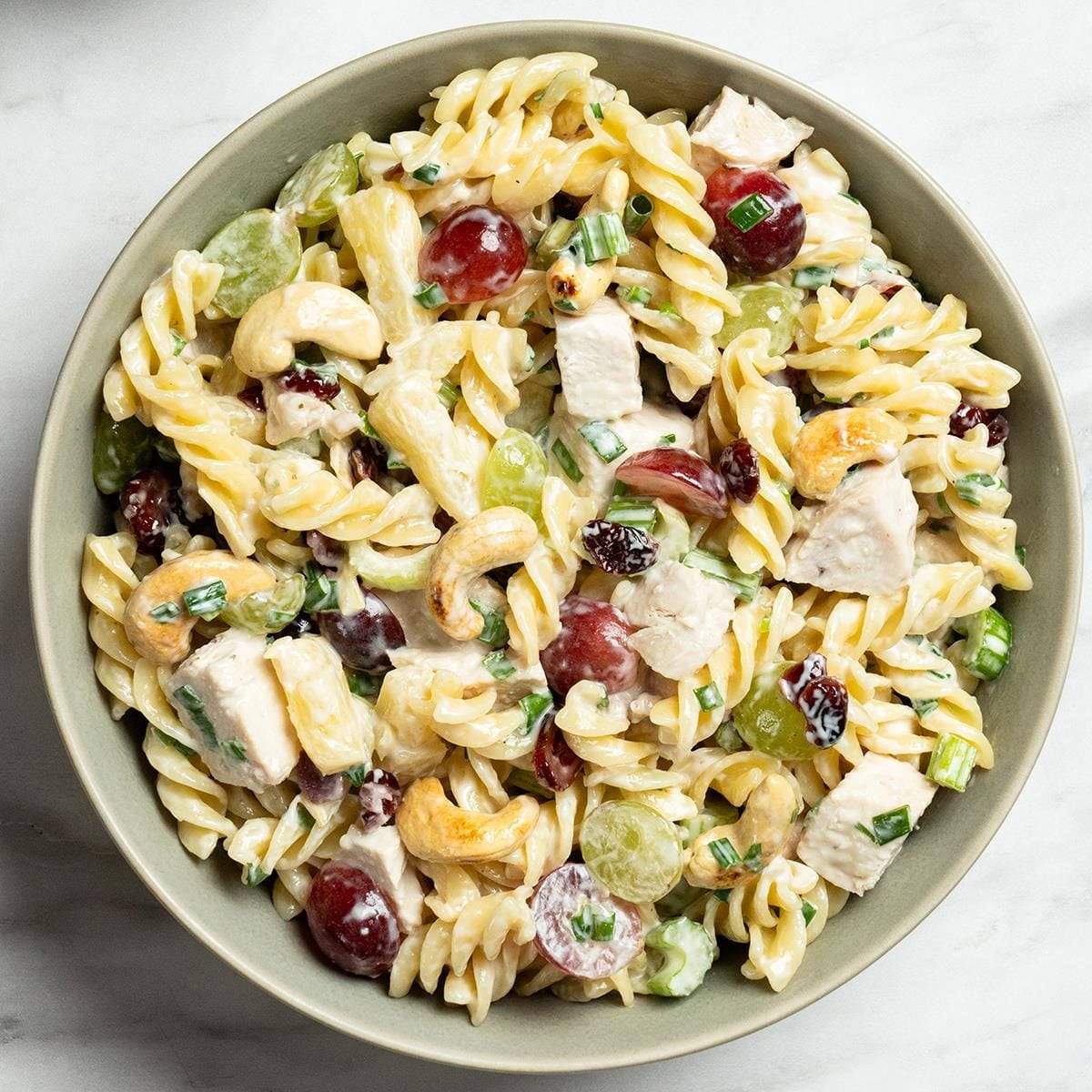 Cashew Chicken Rotini Salad Exps Tohd25 32995 Ratulachakraborti 08