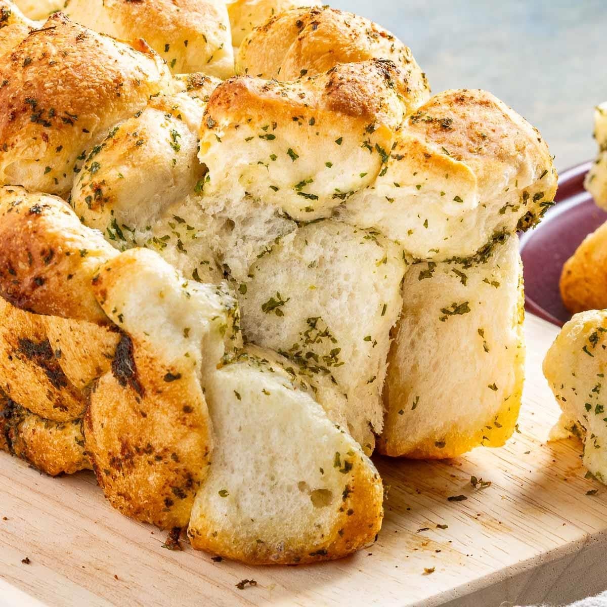 Pull-Apart Garlic Bread