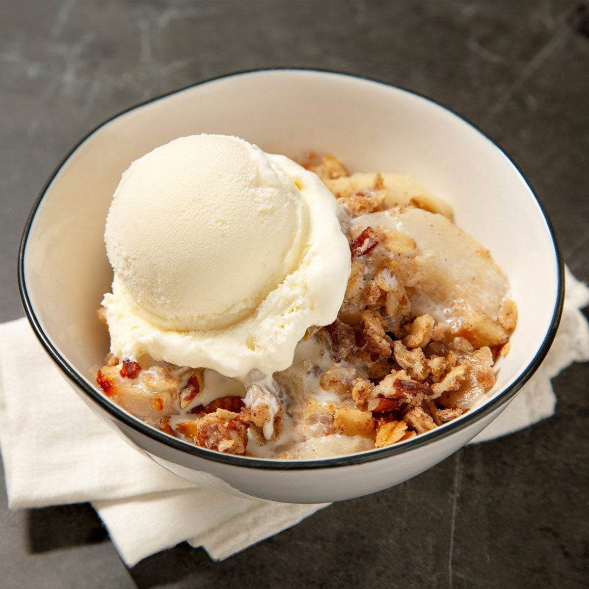 40 Pear Dessert Recipes Full of Warm Spices and Sweet Flavor