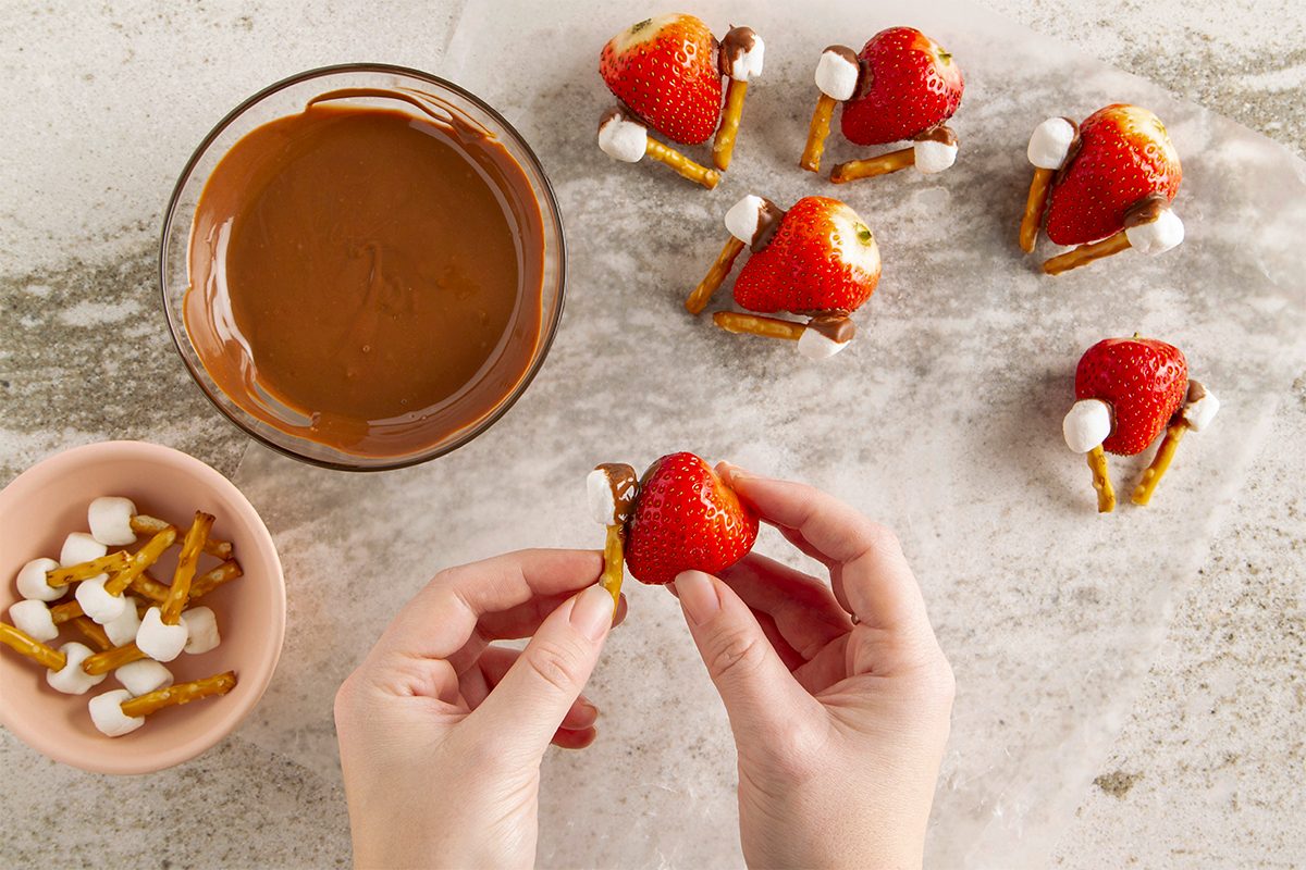 Chocolate Covered Strawberry Turkeys Ft21 267670 F 1103 2c