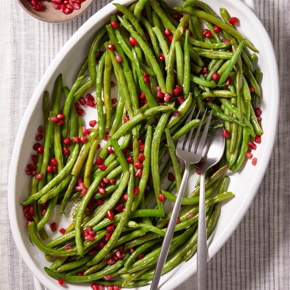 Green Beans With Pomegranate Seeds Exps Ft25 214401 Jr 0827 1