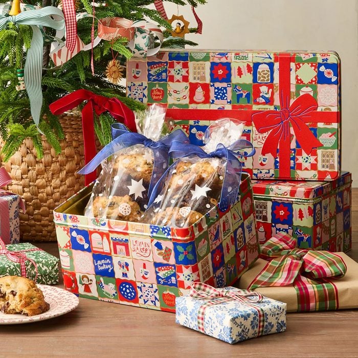 Holiday Tin Cookie Gift Set