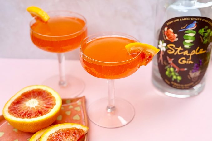 I Tried Rachael Rays Favorite Valentine's Day Cocktail More Staple Gin Cocktails Lballa