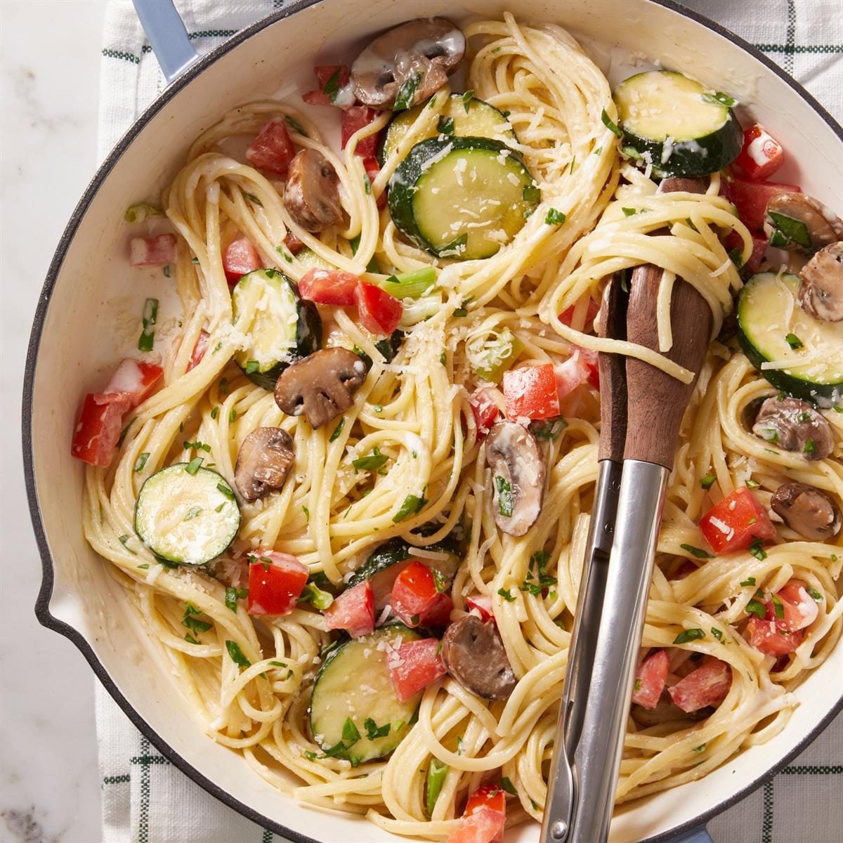 Vegetarian Linguine Exps Ft26 17022 Jr 0109 1