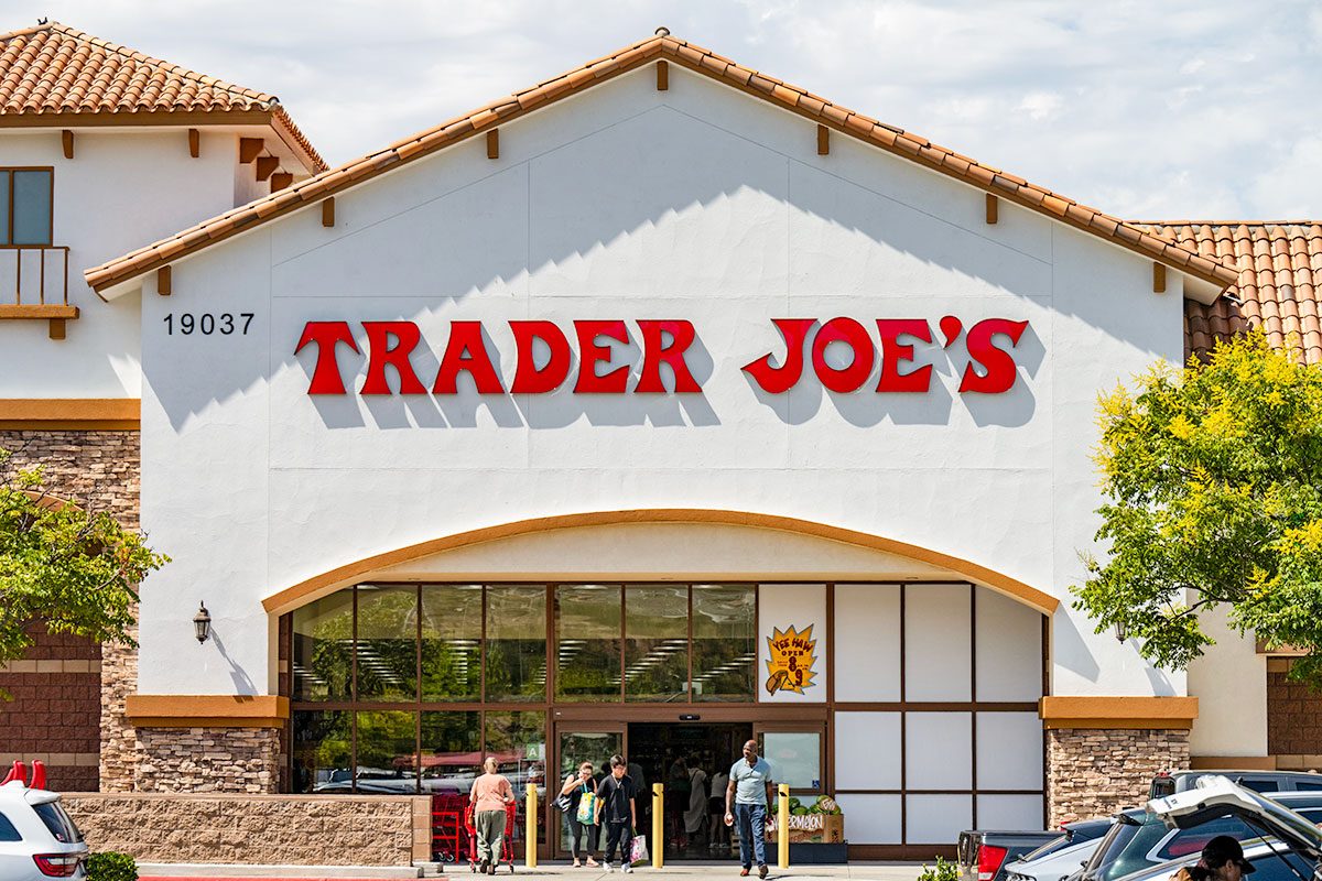 The front entrance of this Trader Joes location in Santa Clarita, California