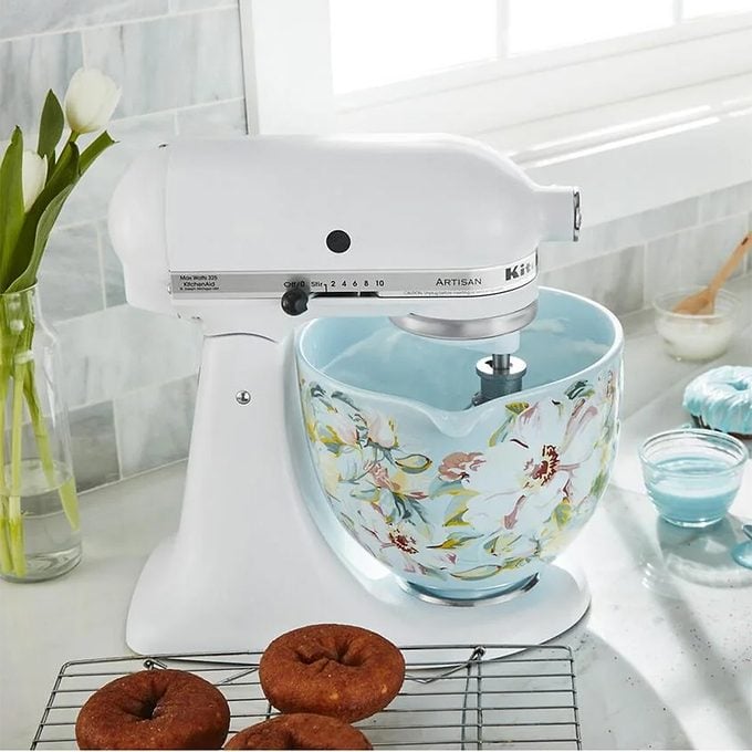 Quart White Gardenia Ceramic Bowl