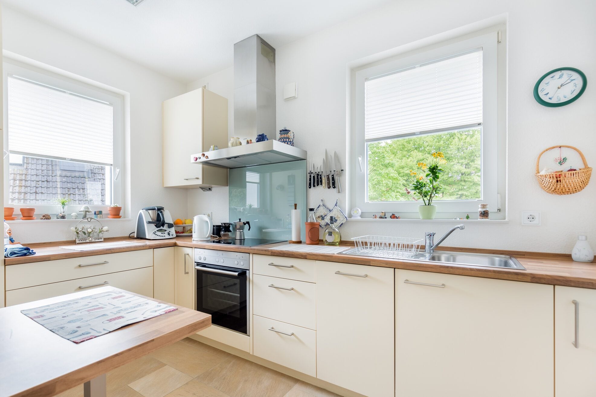 The Quick Kitchen Glow-Up: Tasks to Tackle Even If You Have Only 5 Minutes