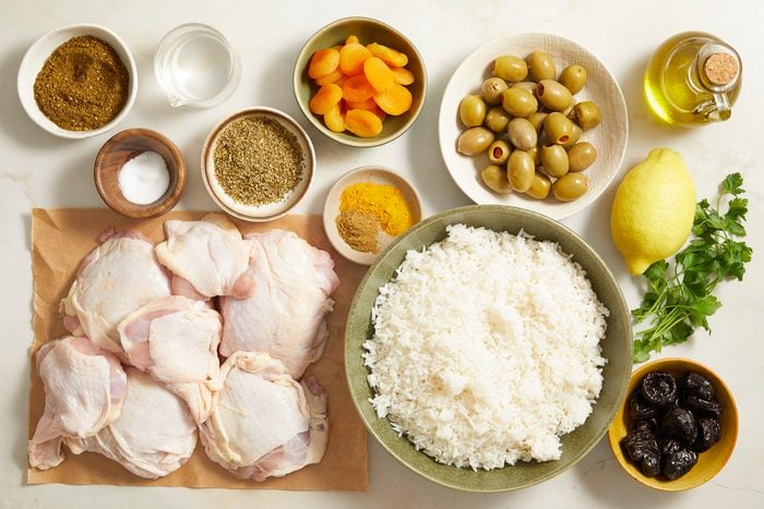 chicken thighs, seasonings, olives, olive oil, dried fruits and za'atar