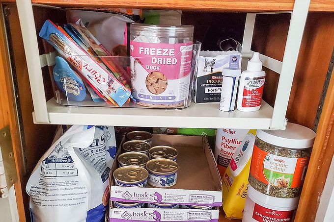 Toha26 Organized My Chaotic Kitchen Emily Way 09 Yvedit