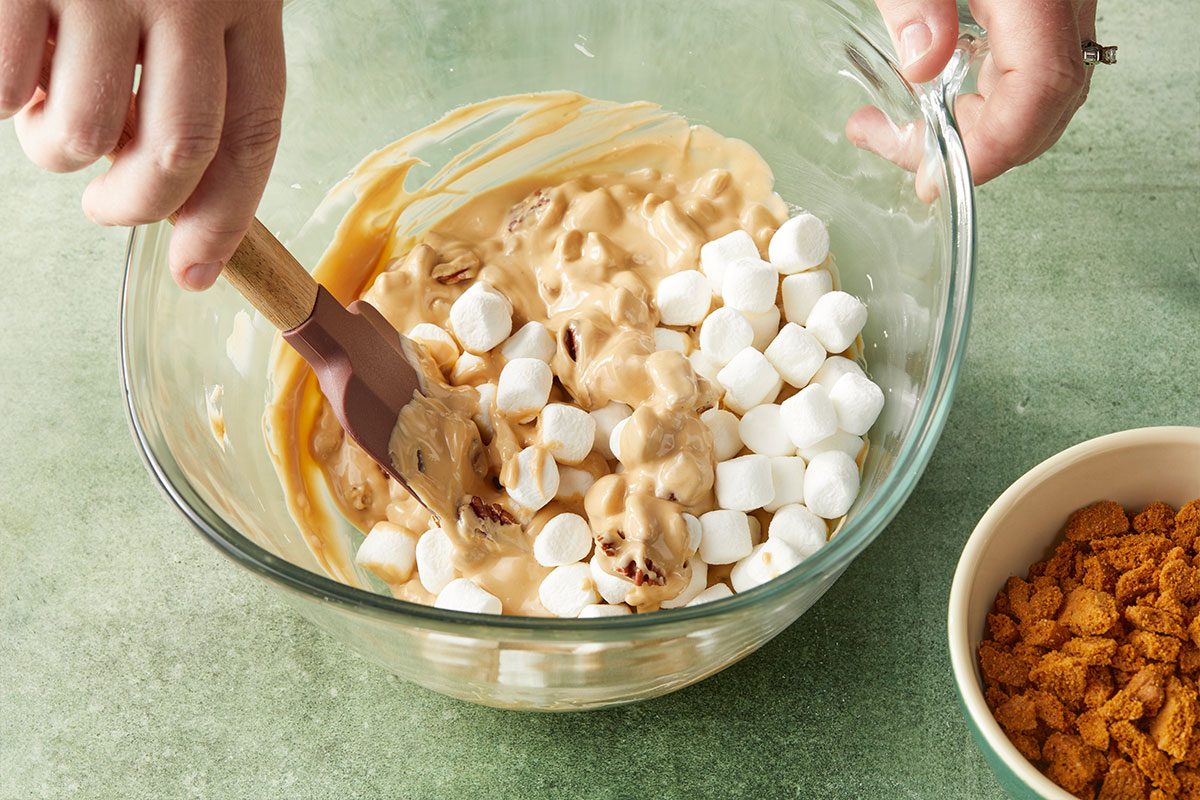 Cookie Butter Clusters Tohrc26 282115 Dr 04 28 009b