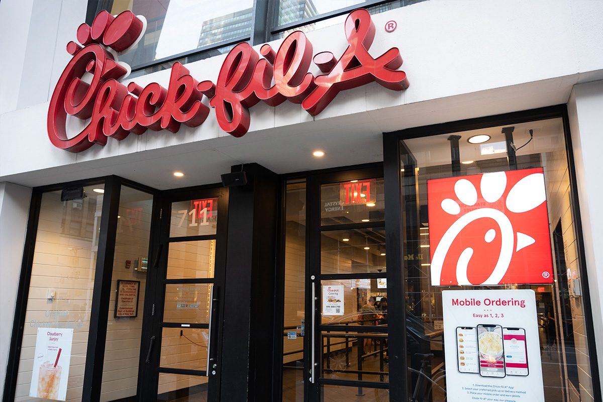 Fast Food Restaurant For First Dates In America Gettyimages 1408299116