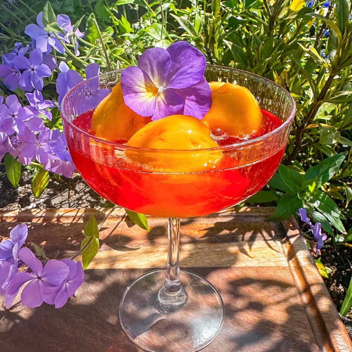 This Boozy Ice Cream Float Gives Our Favorite Classic Cocktail a Summer Makeover