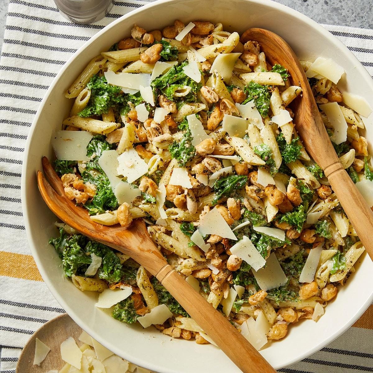 Kale Caesar Pasta Salad Exps Ft26 283102 Ec 0514 6