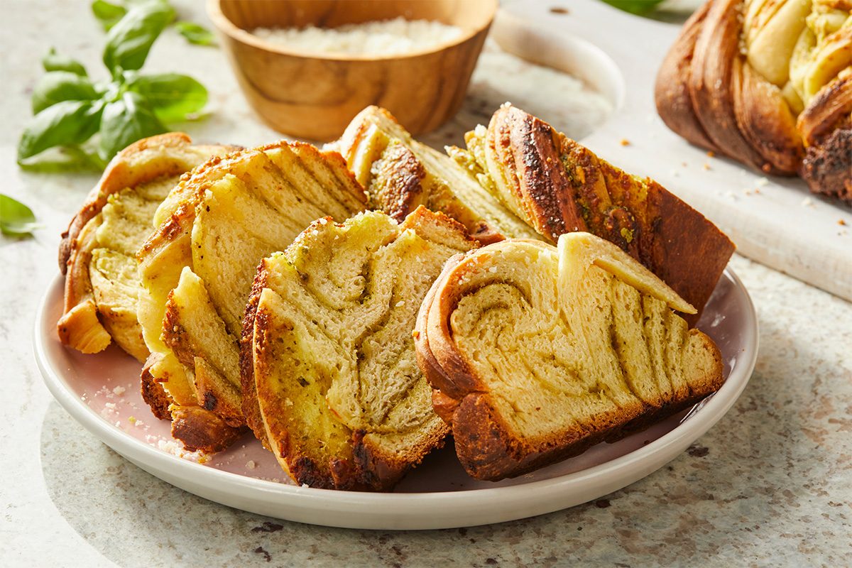 Savory Babka With Pesto Omb26 282446 Md P2 05 01 7b