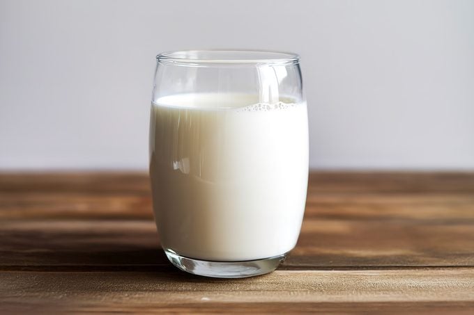 The Best Drinks To Pair With Spicy Food Gettyimages 2190597507