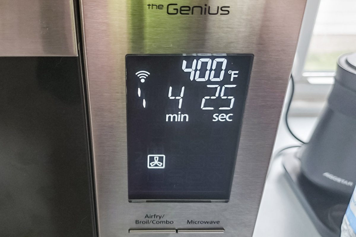display panel and buttons on the Panasonic Homechef Oven