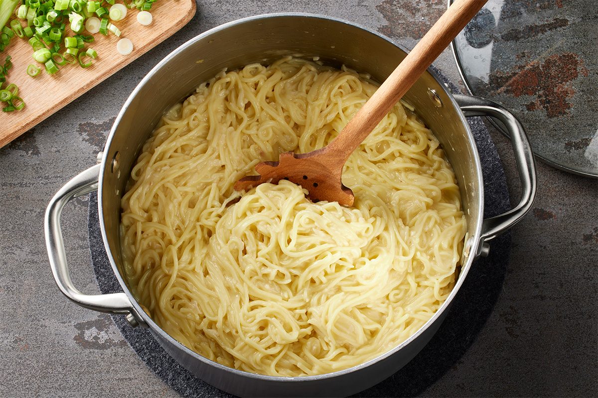 Vietnamese Garlic Noodles Tohcom26 282675 Dr 06 16 010b