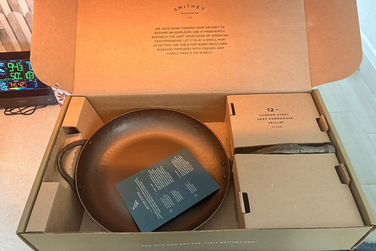 Smithey Farmhouse Skillet Box