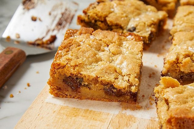 Gooey Peanut Butter Cookie Bars
