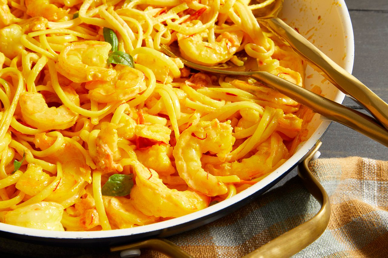 Shrimp Linguine With Saffron Sauce