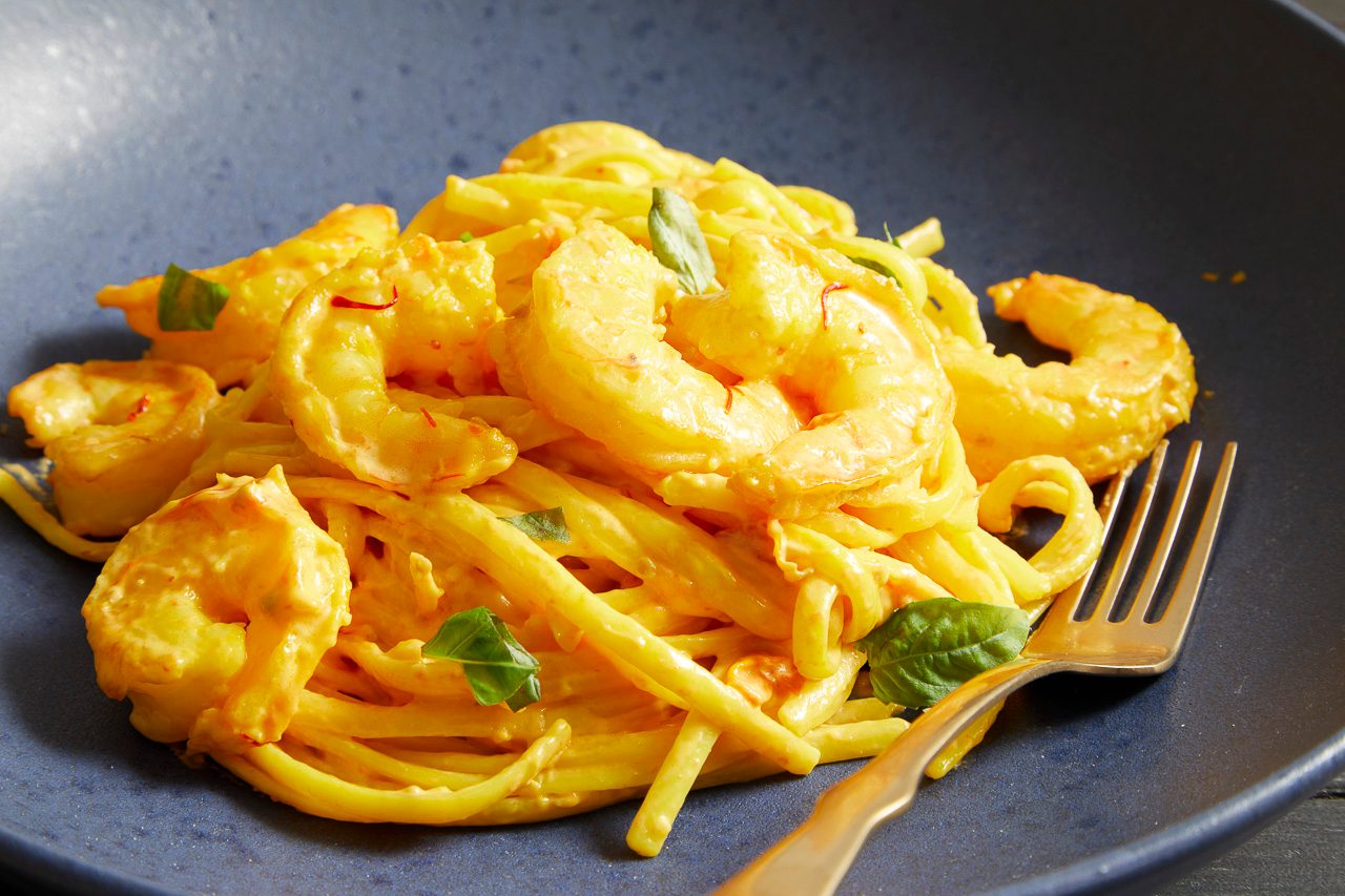 Shrimp Linguine With Saffron Sauce