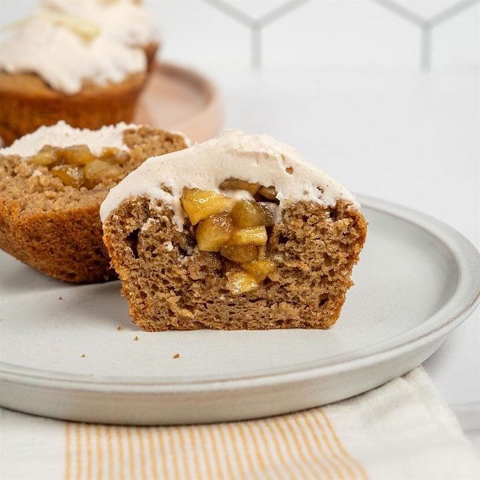 Apple Pie Cupcakes Exps Tohd24 177885 Daniellemoore 8