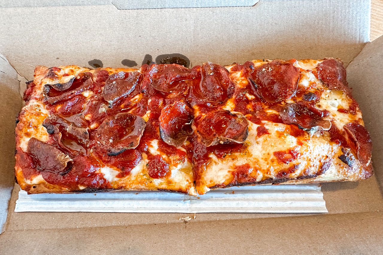 Domino's Just Launched A Detroit Style Pizza Domino Pizza 2