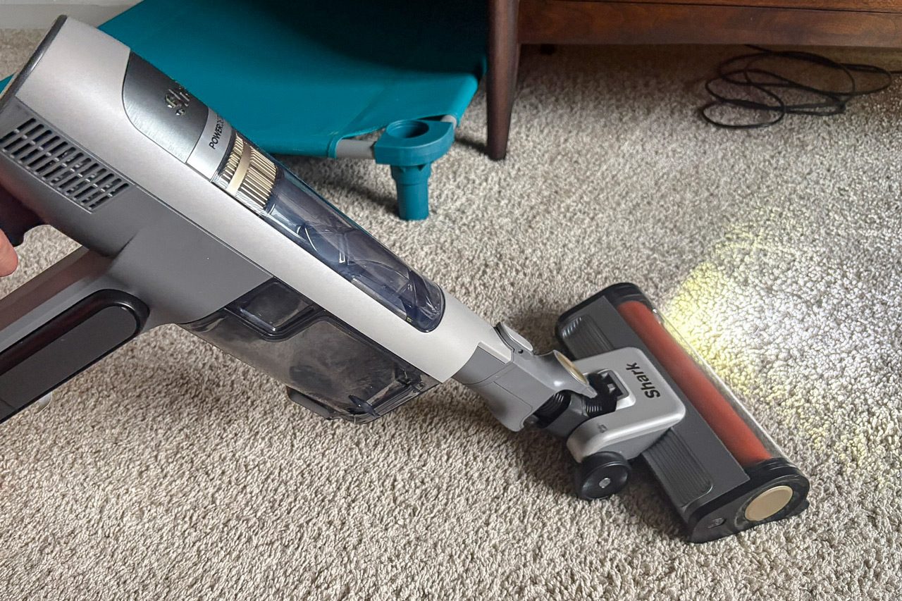 Shark Powerdetect Speed Clean & Empty vacuum cleaner