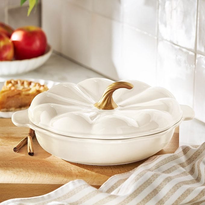 Pumpkin Stoneware 10' Pie Dish With Lid