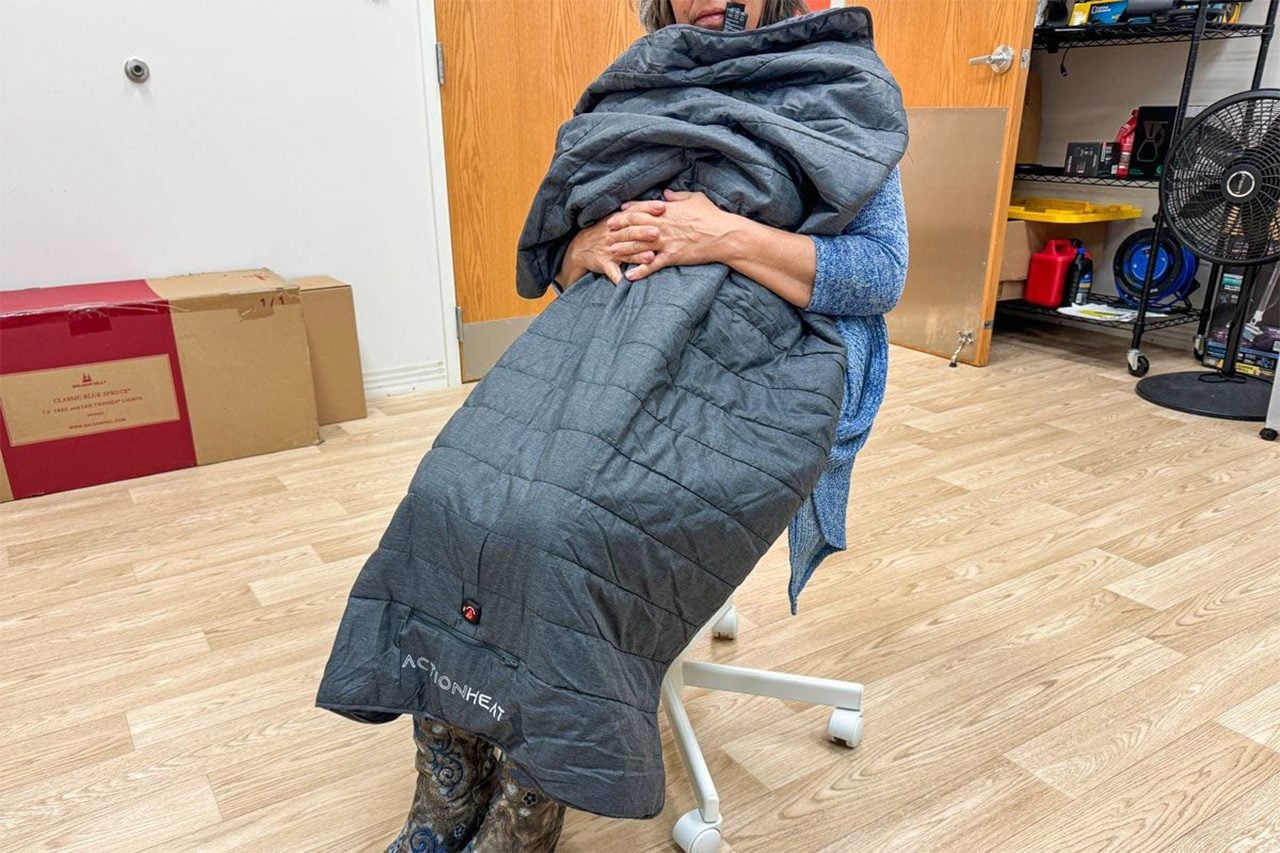 Toha26 Actionheat 7v Battery Heated Throw Blanket 02 Ssedit